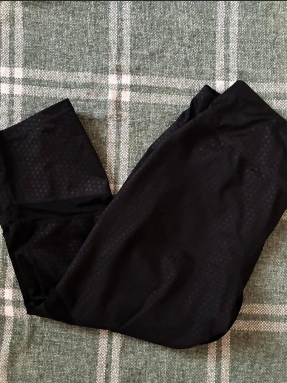 Black athletic leggings